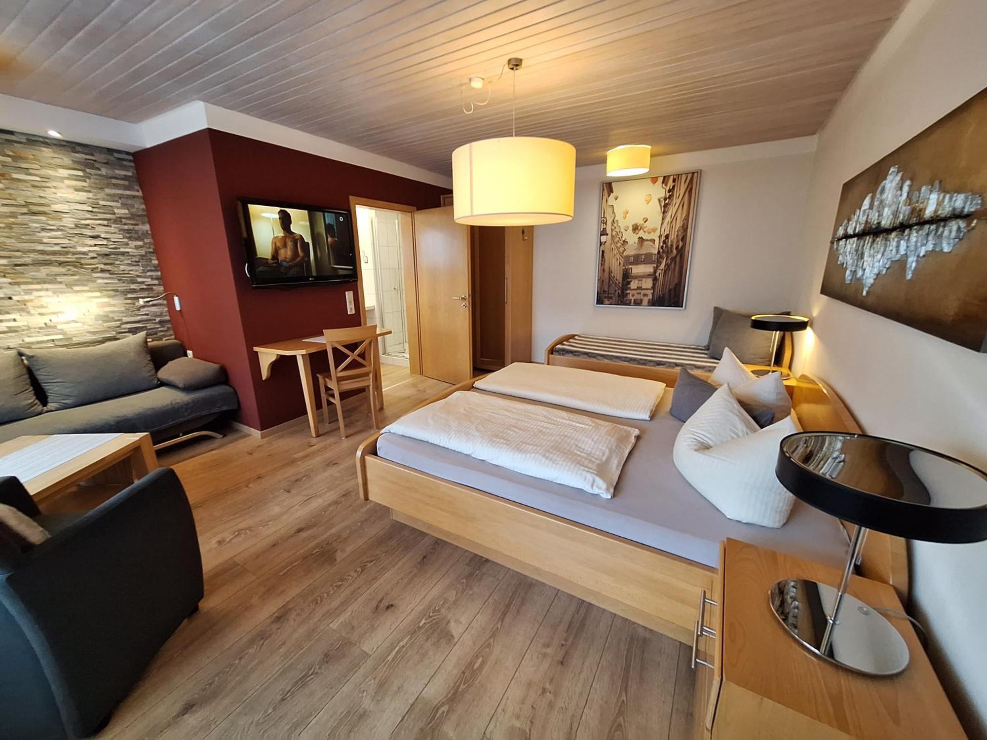 Hotel Garni Und Apartments Zur Krone Hilpoltstein Extérieur photo