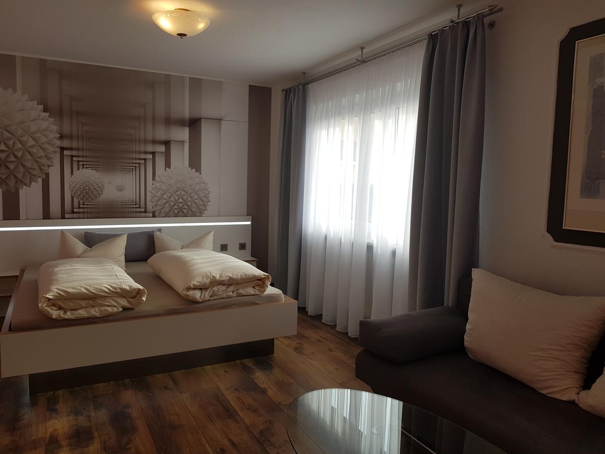 Hotel Garni Und Apartments Zur Krone Hilpoltstein Extérieur photo