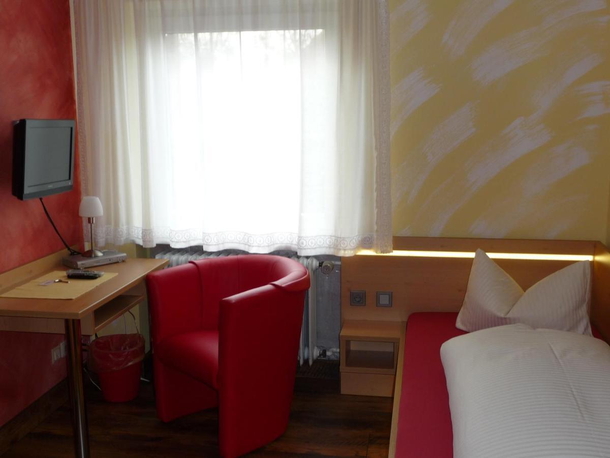 Hotel Garni Und Apartments Zur Krone Hilpoltstein Chambre photo